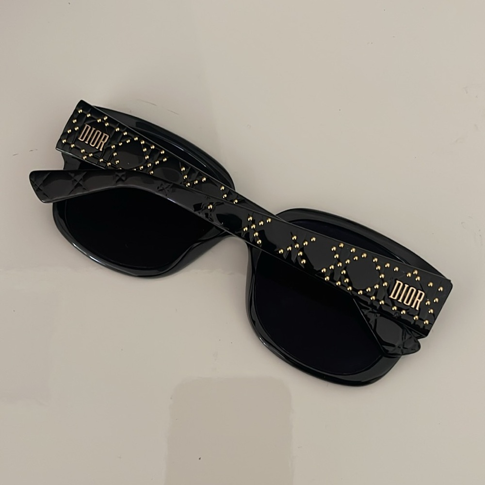 Dior woman sunglasses